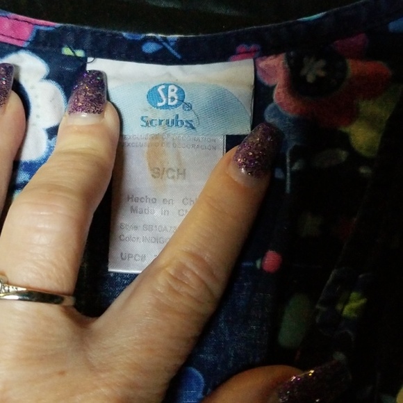 Scrub top - Picture 2 of 2